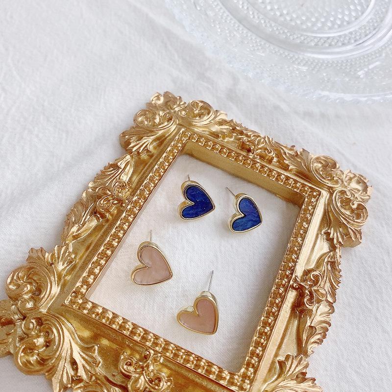 Sweet Acrylic Heart Stud Earrings