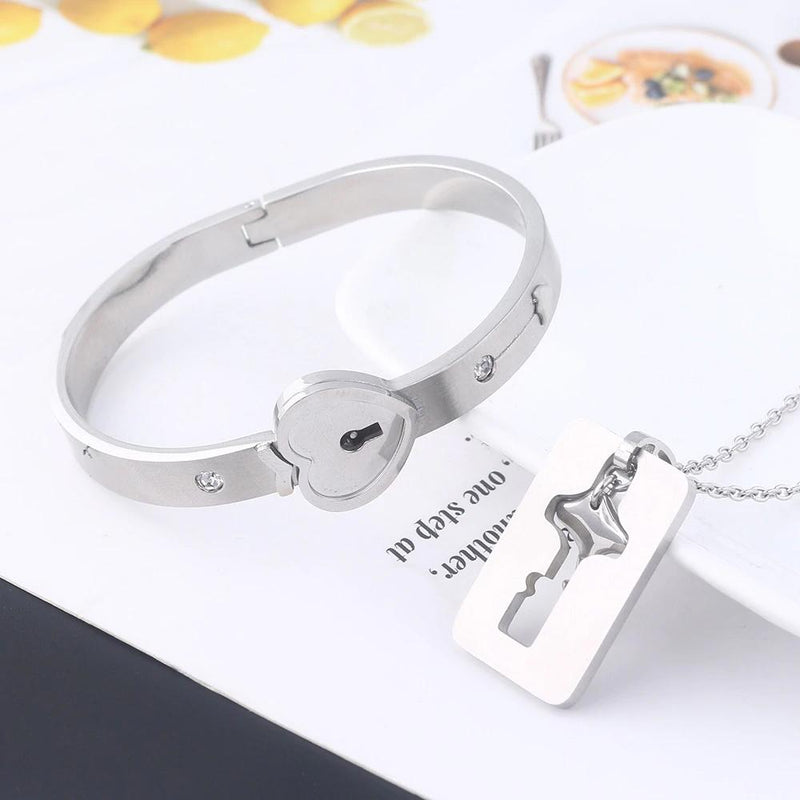 Clapfun™Heart Lock Bracelet & Necklace