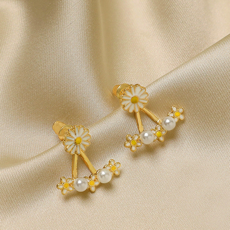 Daisy Pearl Earrings