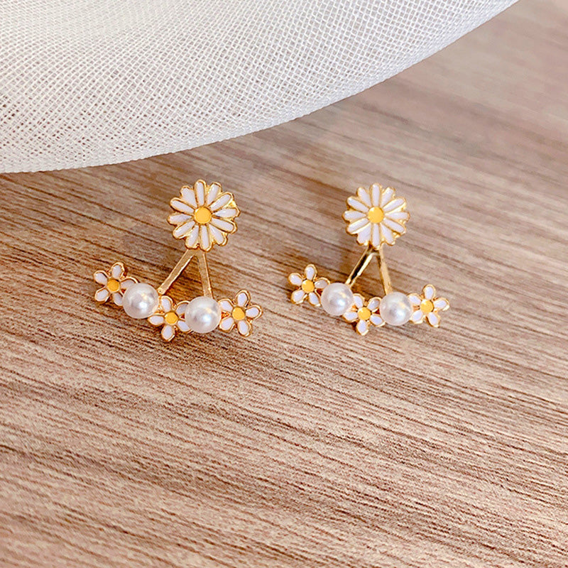 Daisy Pearl Earrings