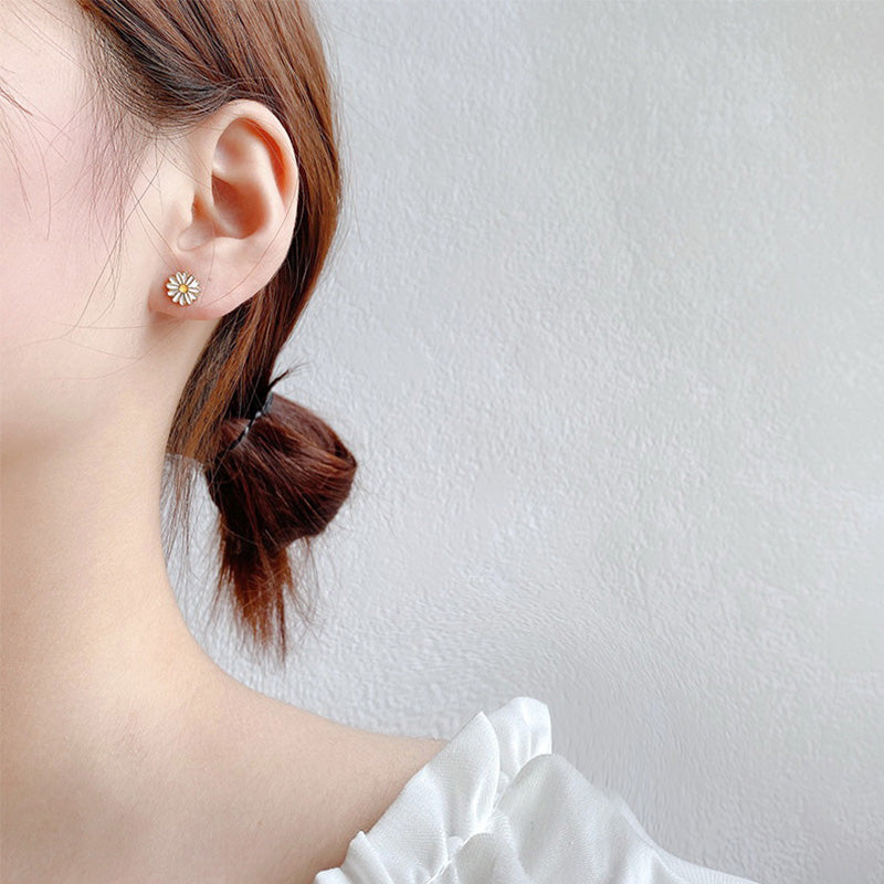 Daisy Pearl Earrings